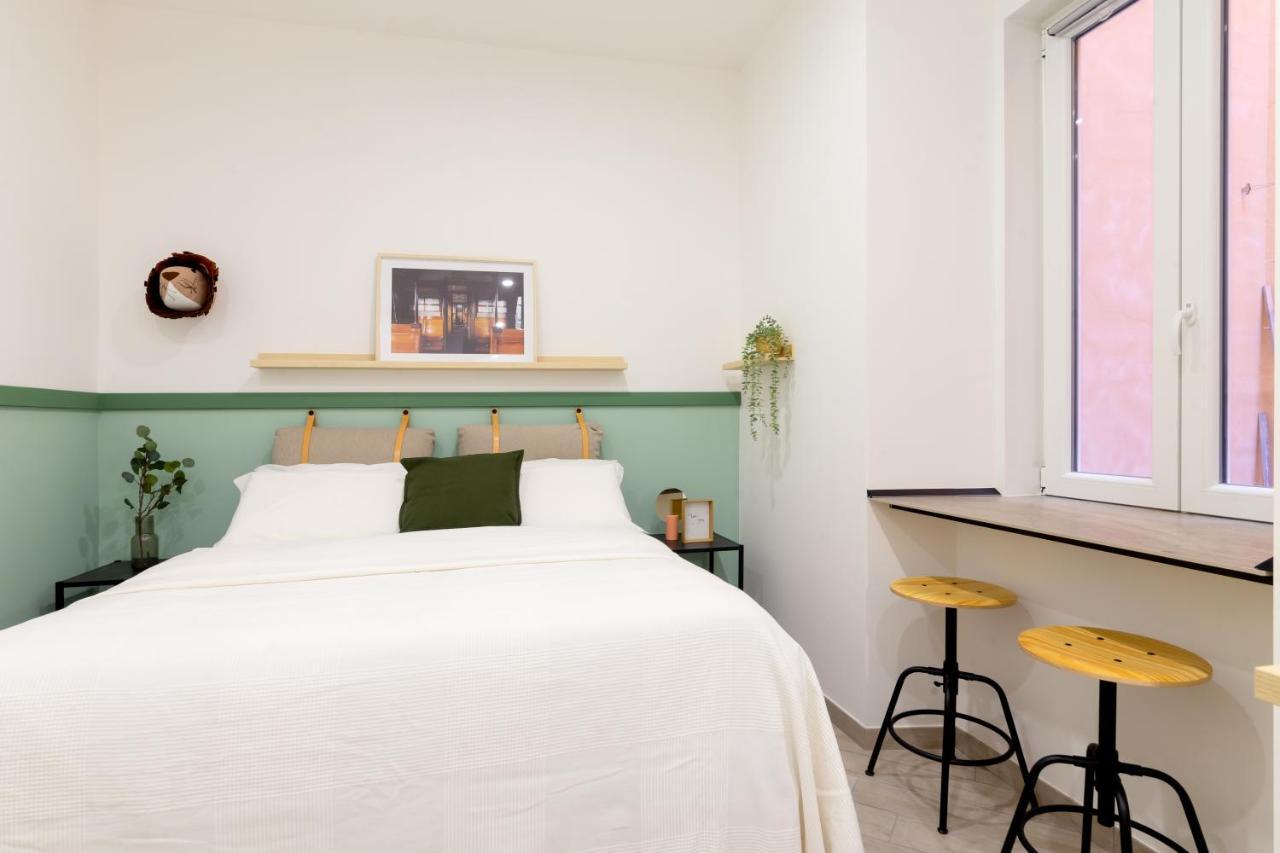 Lovely And Tiny Pied-A-Terre In The City Center Trieste Exterior photo